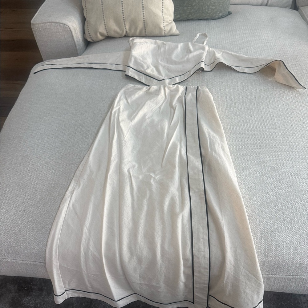 Avec Les Filles Cream Two-Piece Bow-Back Maxi Dress - Picture 5 of 8